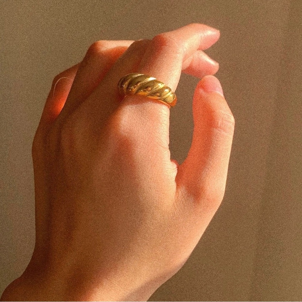 🔥SUMMER SALE🔥18K Gold Croissant Dome Ring
